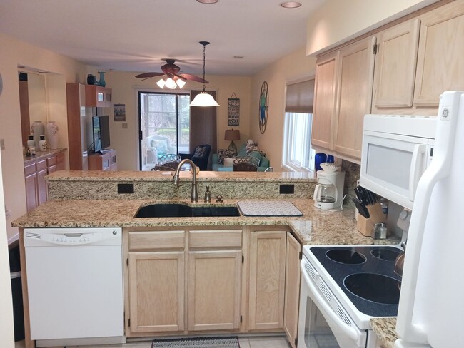 Building Photo - Available now! - 2 Bedroom, 2 Bath, 1st Fl...