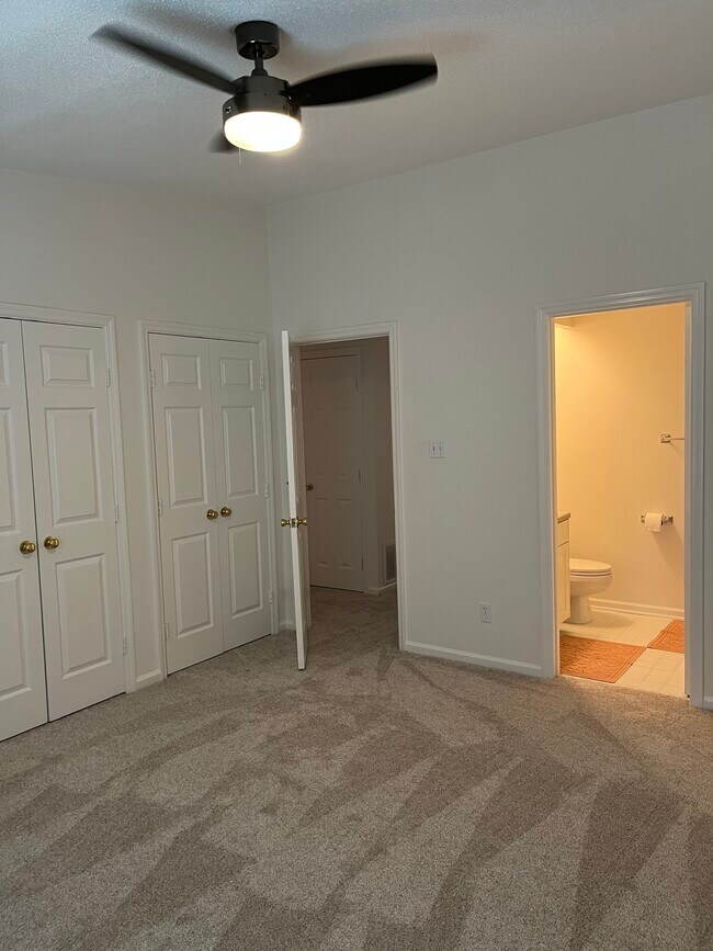 Bedroom #2 Double closet / spacious room - 6501 Habersham St