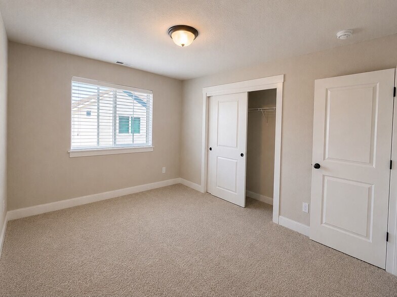 Building Photo - 3107 SW 197th Ave