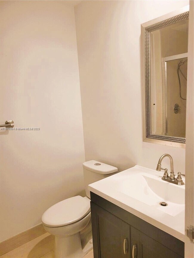 Building Photo - 5845 Fox Hollow Dr