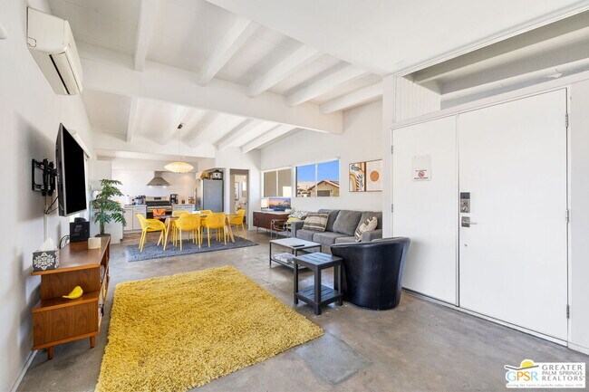 Building Photo - 2267 N San Antonio Rd