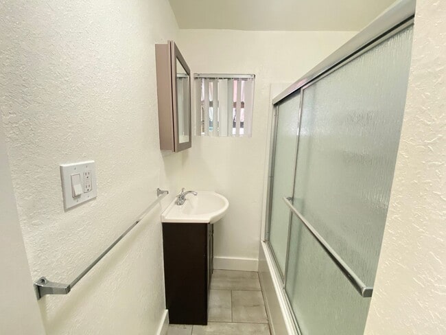 Primary Photo - 1 Bedroom 1 Bath Bungalow, Ready Now!