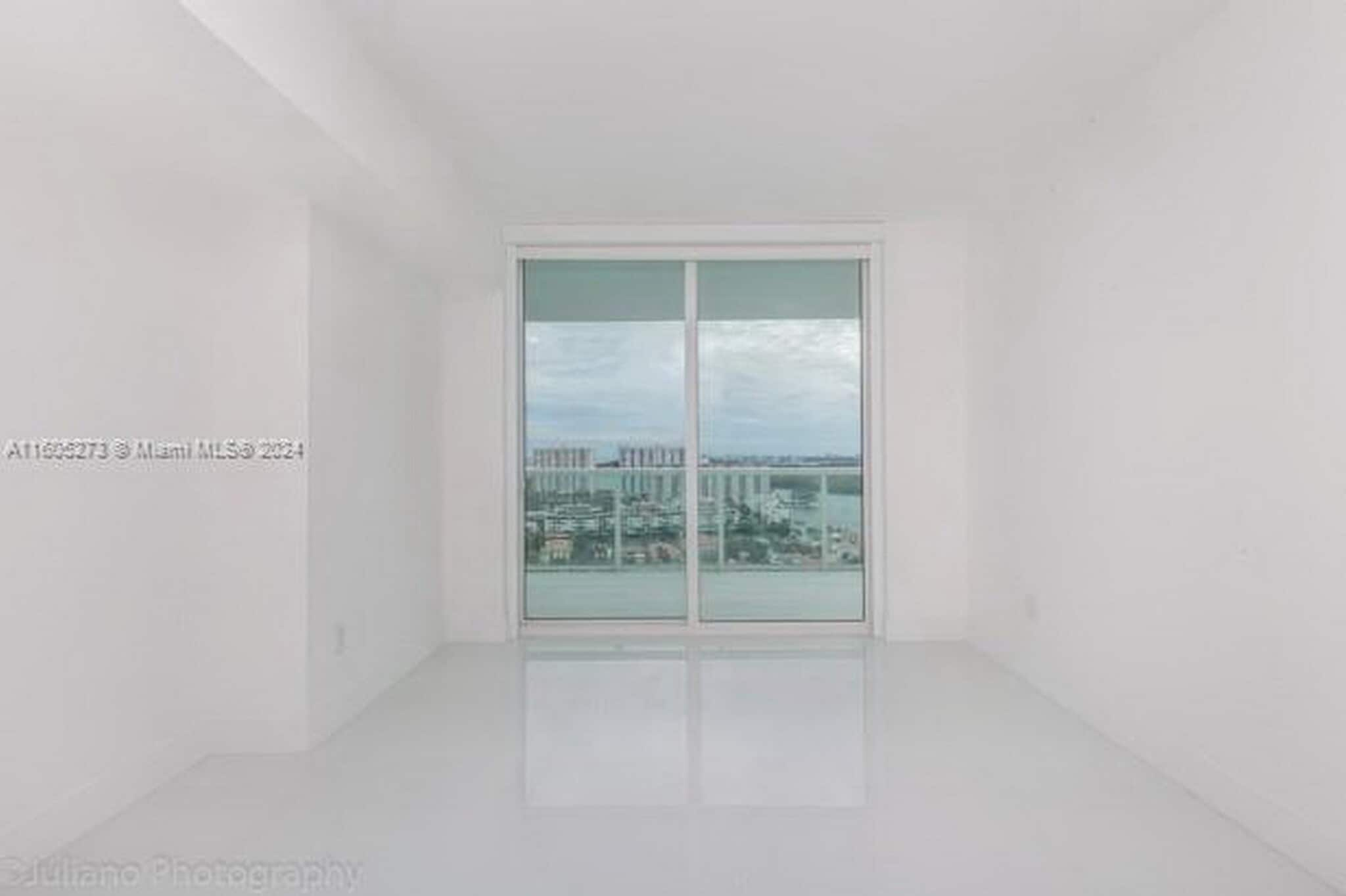 Building Photo - 400 Sunny Isles Blvd