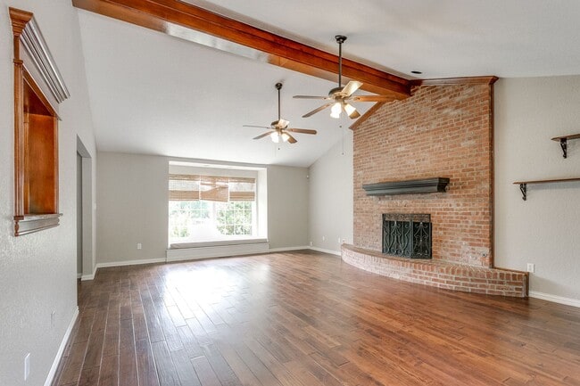 Building Photo - 1309 Fox Lake Ln