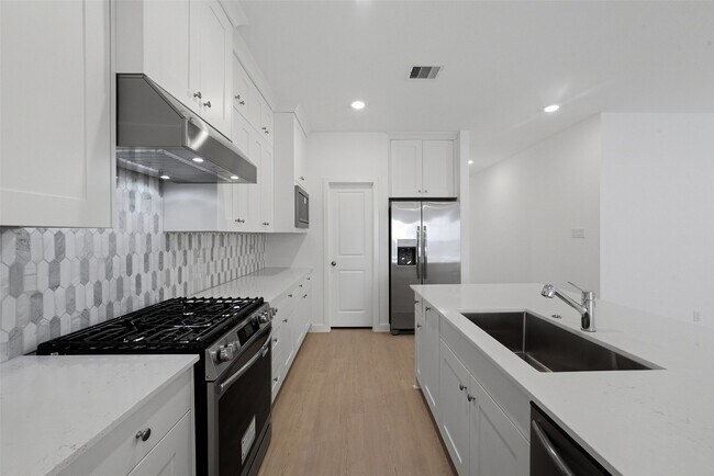 Building Photo - 31927 Rich Mdw Ct