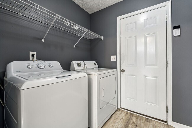 Building Photo - Upperglade Ct