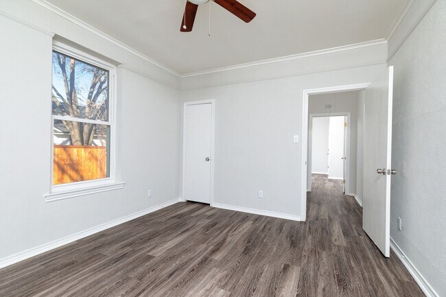 Building Photo - 5700 Pershing Ave