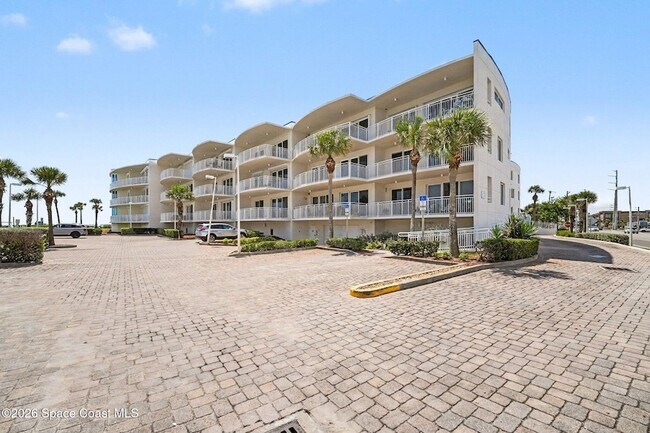 Building Photo - 601 N Miramar Ave