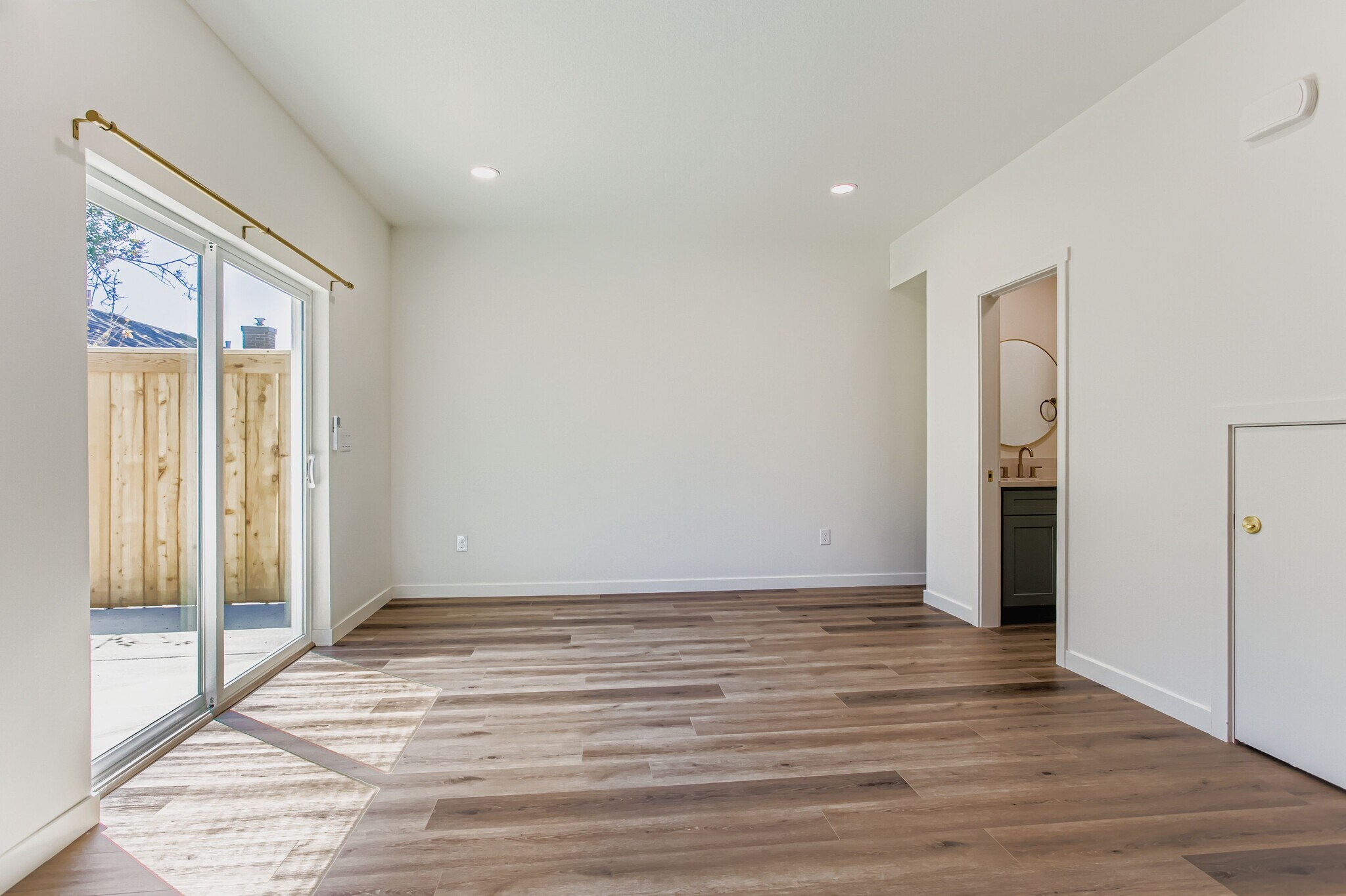 Building Photo - 4475 SE 28th Pl
