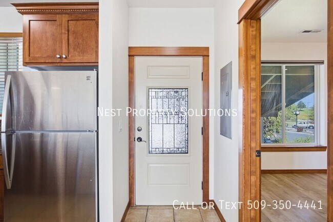 Building Photo - 6432 Melby Way NE