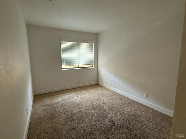 Building Photo - 1818 London Dr