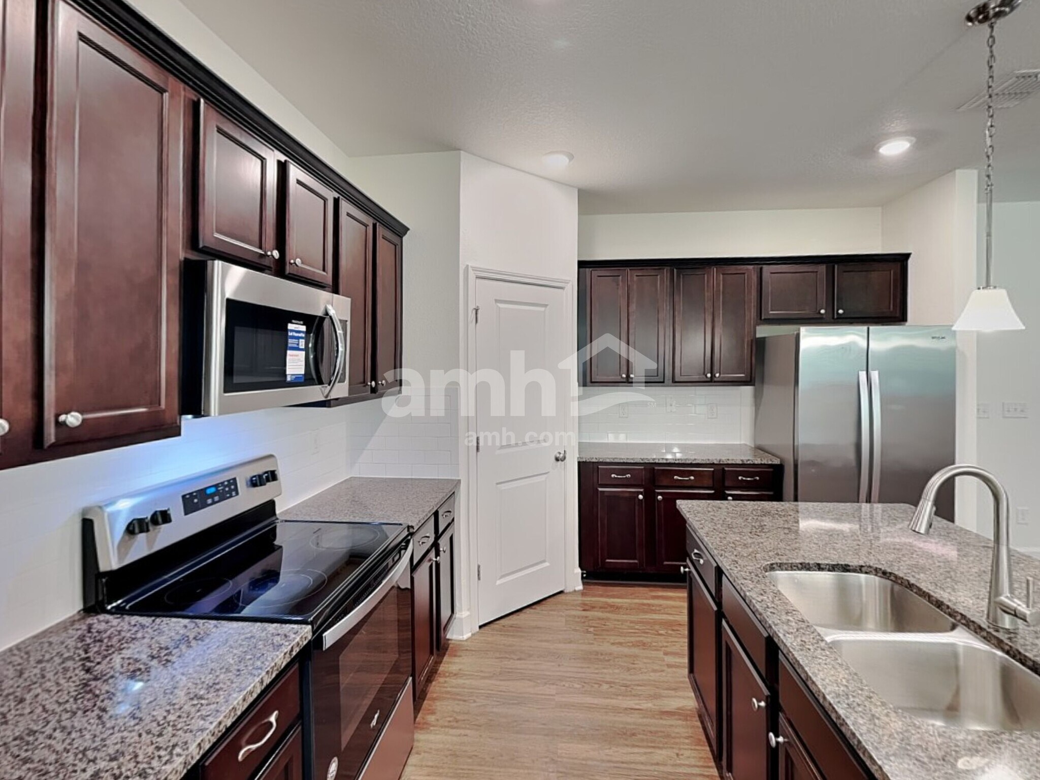 Building Photo - 417 Sandstone Dr