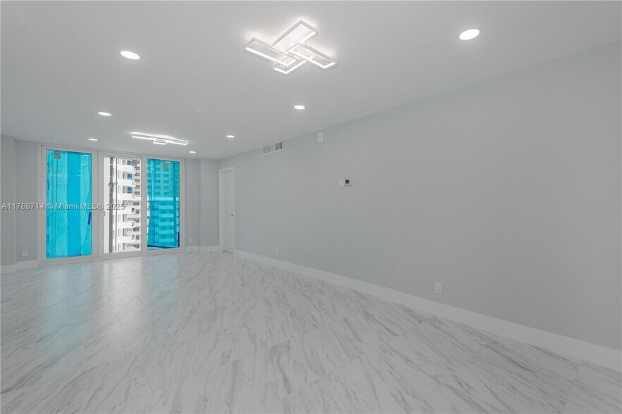 Building Photo - 3180 S Ocean Dr