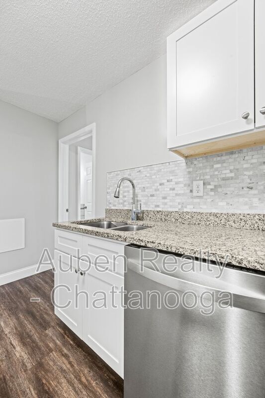 Building Photo - 5519 HIGHWAY 153 APT I