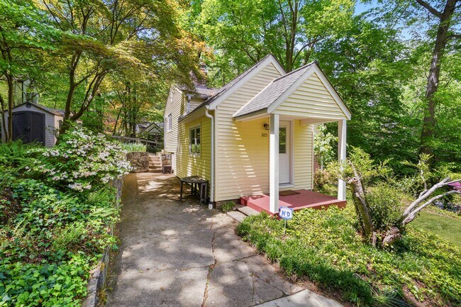 Building Photo - 3 Bed 1.5 Bath - Takoma Park Cottage - Mov...