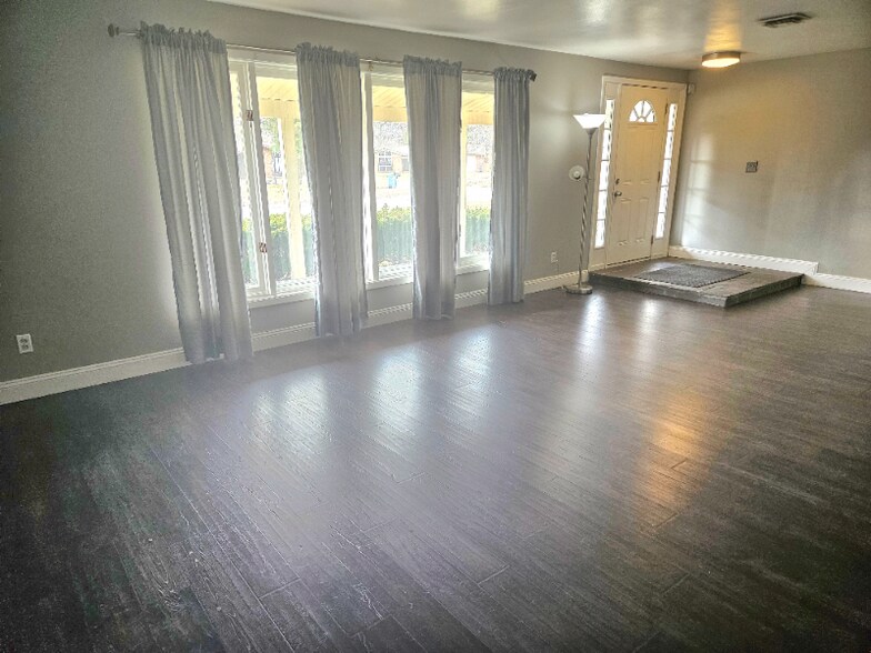 Building Photo - 12579 Merrick Dr