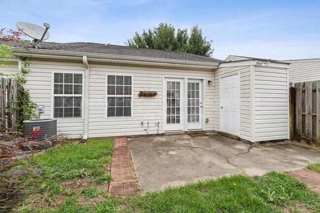 Building Photo - 208 Satomi Way