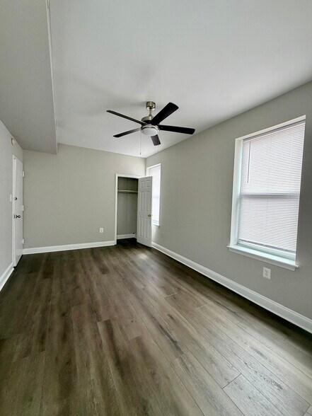 Building Photo - 107 S 41st St