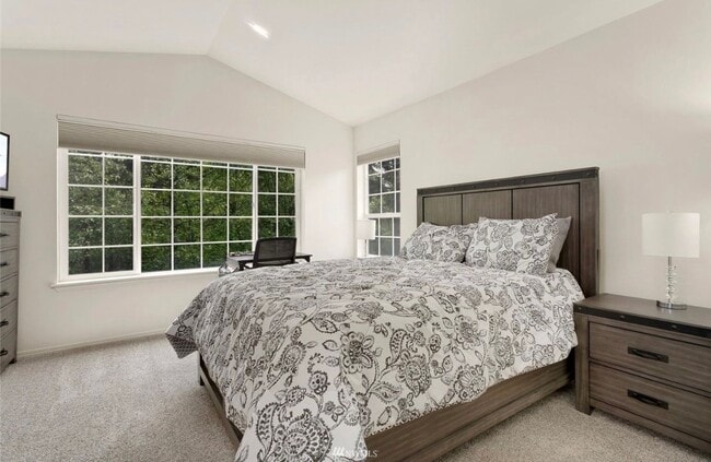 Building Photo - Federal Way Townhome Condo- 2 bedroom 2.5 bathroom, 1 car garage - Available NOW!