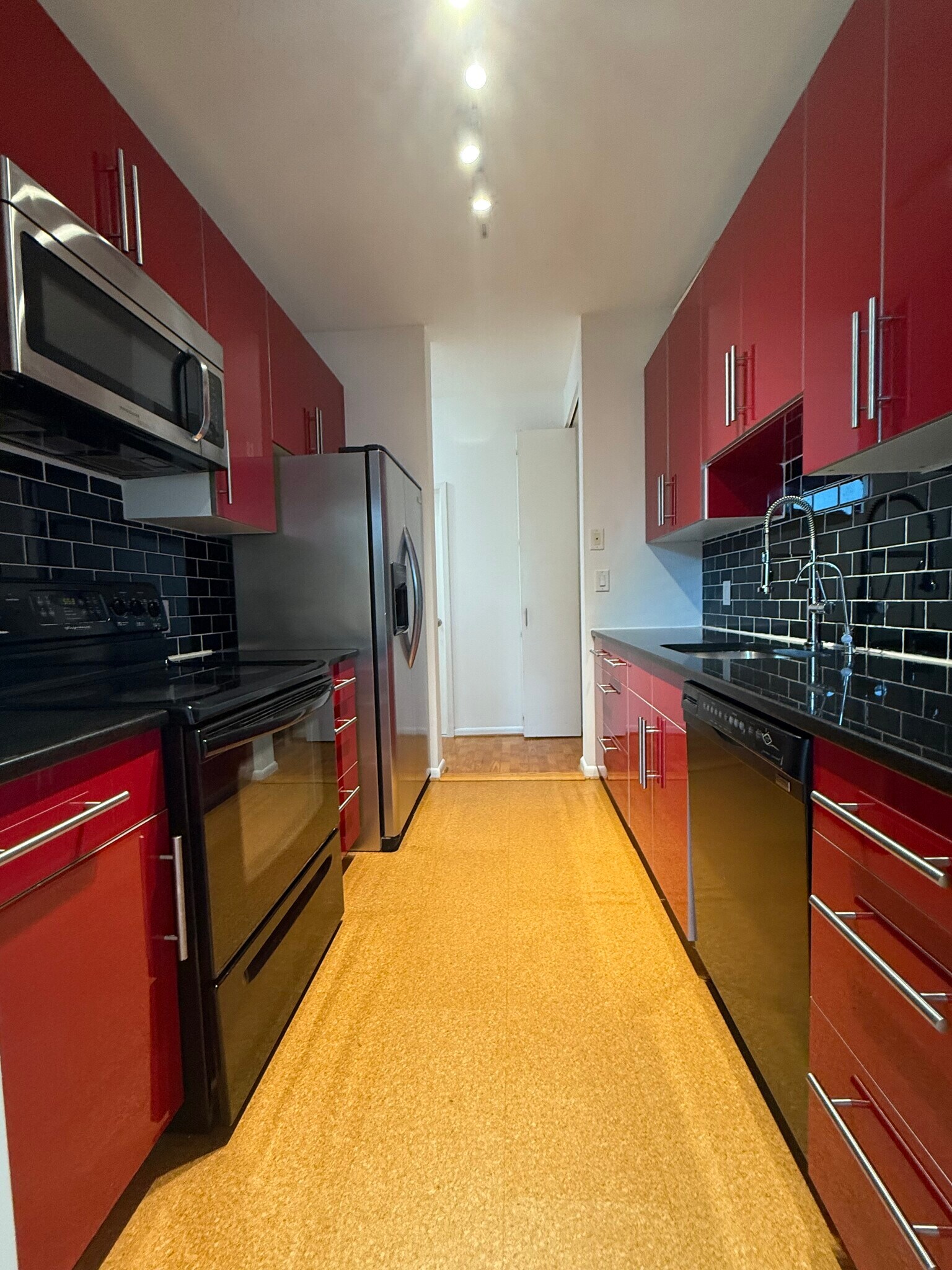 Building Photo - 200 Grand Cove Way