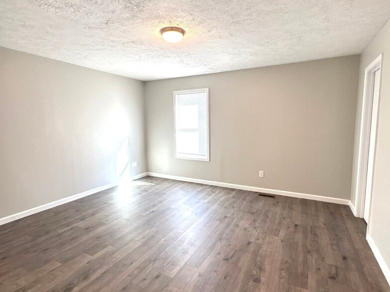 Building Photo - 1962 N Royal St