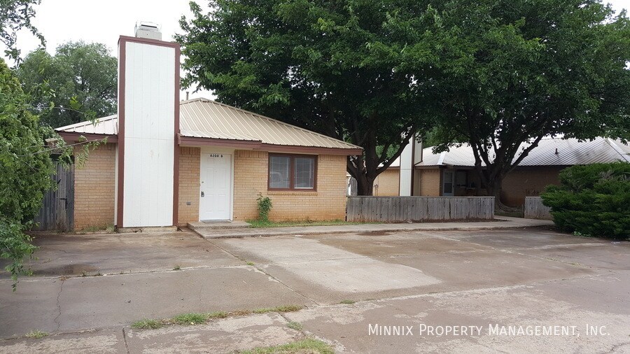 Primary Photo - 8208 Vernon Ave