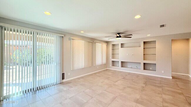 Building Photo - 25945 W Horsham Dr