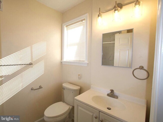 Building Photo - 2343 Eastern Ave