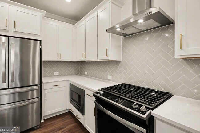 Building Photo - 545 Cresentry Brook