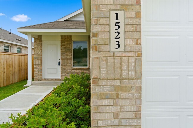 Building Photo - 1523 Gardenia Blossom Ln