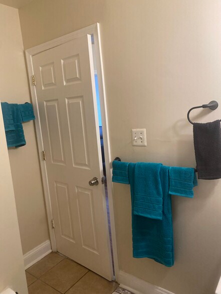 Building Photo - 4309 Norfolk Ave