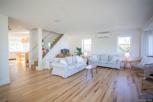 Building Photo - 2175 Bay Blvd