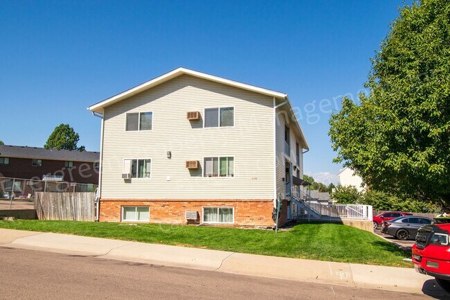 Building Photo - 2153 27th Ave Ct