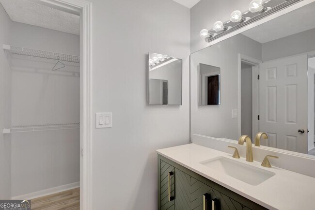 Building Photo - 506 Iris Glen