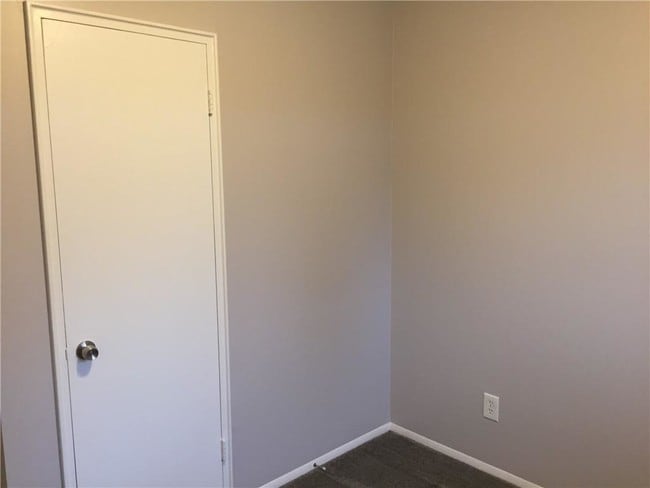 Building Photo - 7587 Lathers St