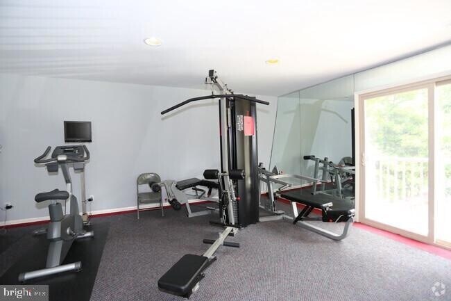 Building Photo - 203 Idlewild Rd