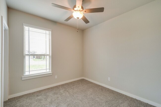 Building Photo - GORGEOUS 3 BEDROOM FOUR PLEX LOCATED IN MI...