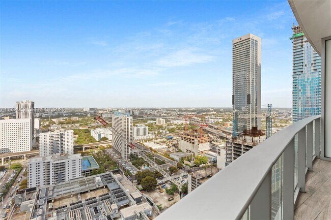 Building Photo - 851 NE 1st Ave