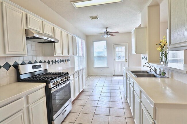 Building Photo - 8316 Diamond Way Ct