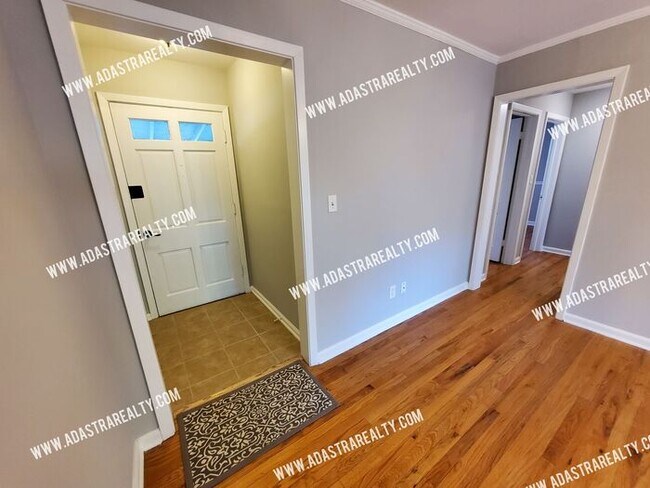 Building Photo - 4 Bedroom 2 Bath Ranch in Prairie Village-Coming SOON!!