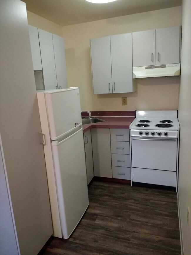 Building Photo - 3025 Commercial Ave