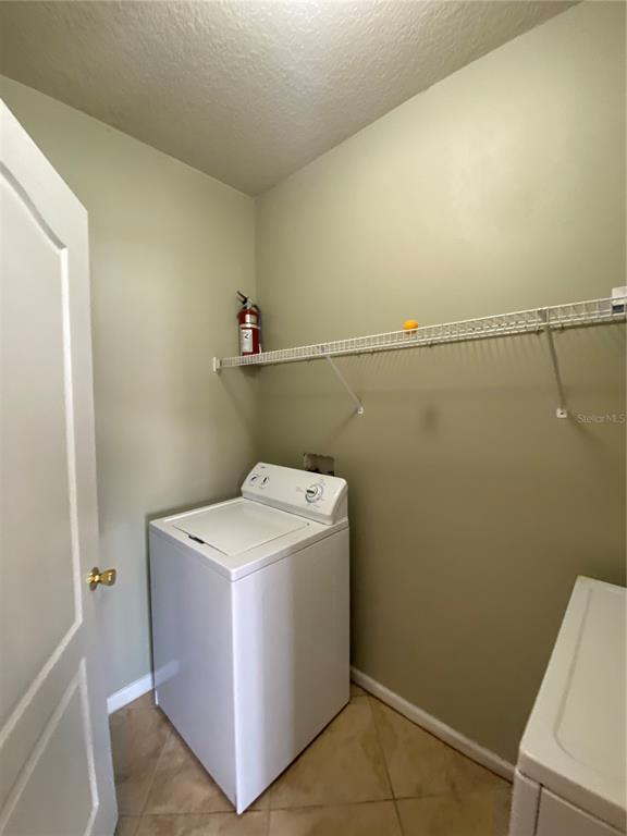 Building Photo - 10504 Villa View Cir