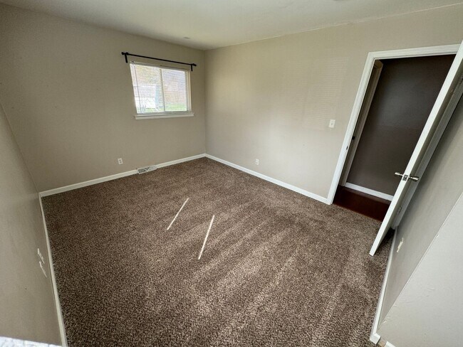 Building Photo - 3 Bedroom- Upper Arlington area