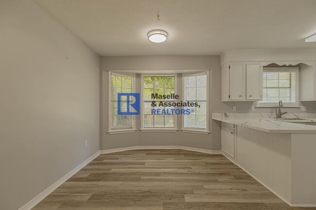 Building Photo - Charming 4-Bed, 2.5-Bath Home in the Heart...