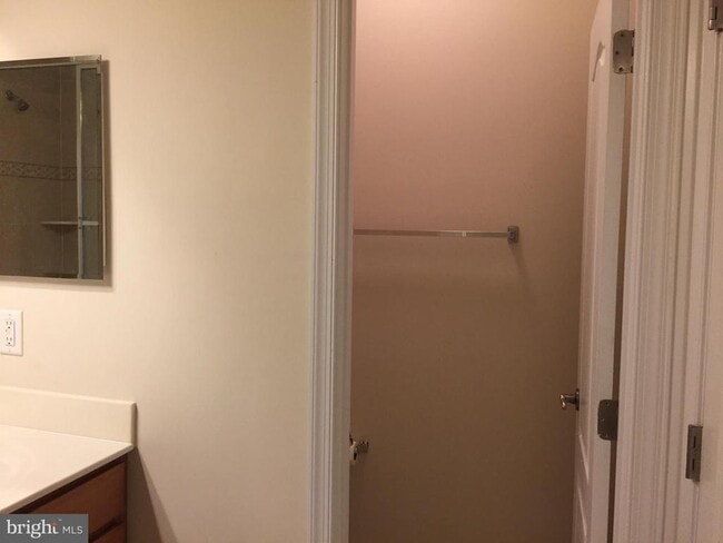 Building Photo - 2202 Leesborough Dr