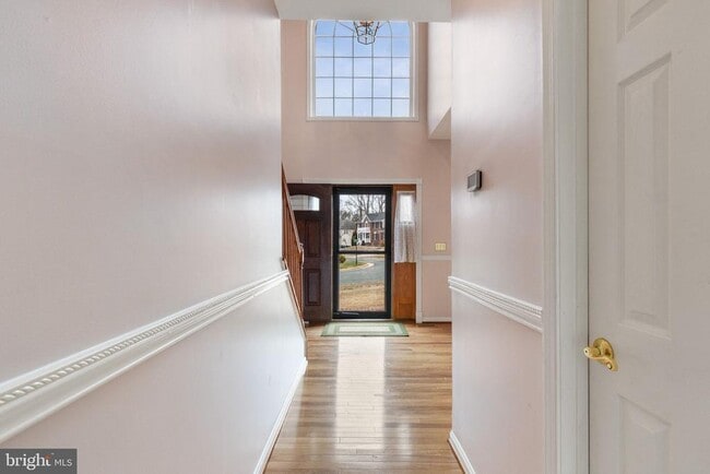 Building Photo - 6910 Governors Grant Ln