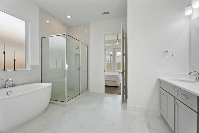 Building Photo - 10710 Verdant Hl