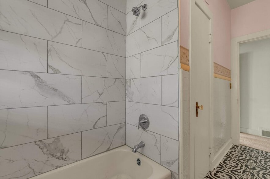 Building Photo - 1111 12th St N