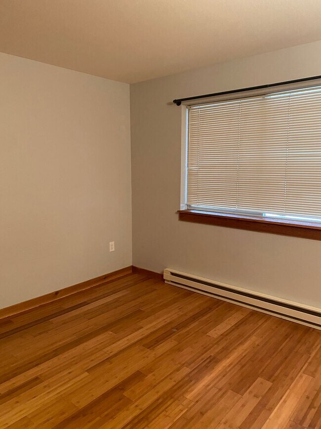 Building Photo - Beautiful 3BR, 2Bathroom Condo Located in Victor, ID.