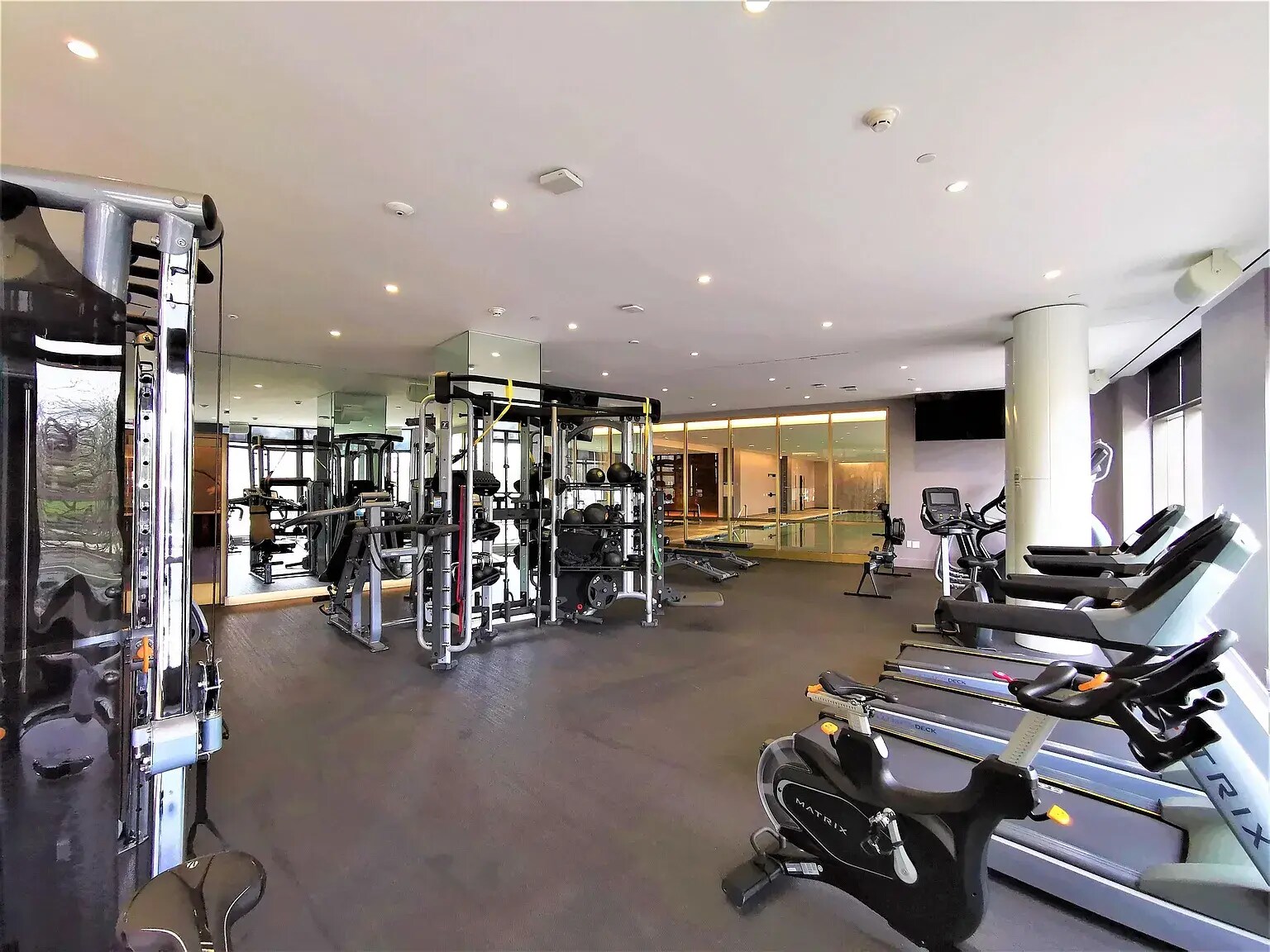 Building Photo - 75 Park Ln S